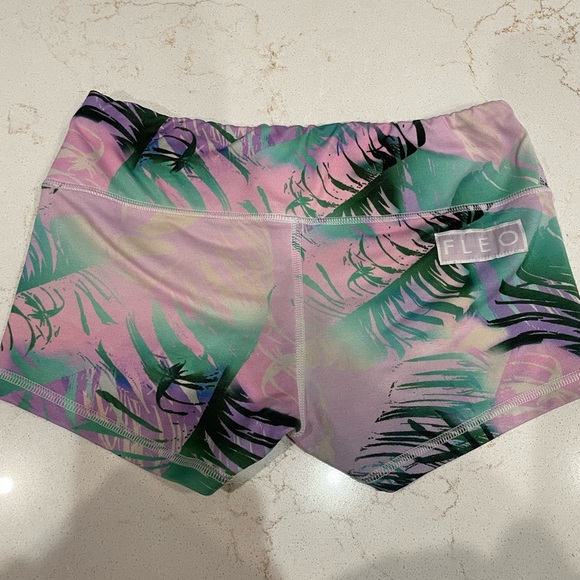 FLEO Shorts - Size Small EUC - Picture 2 of 3